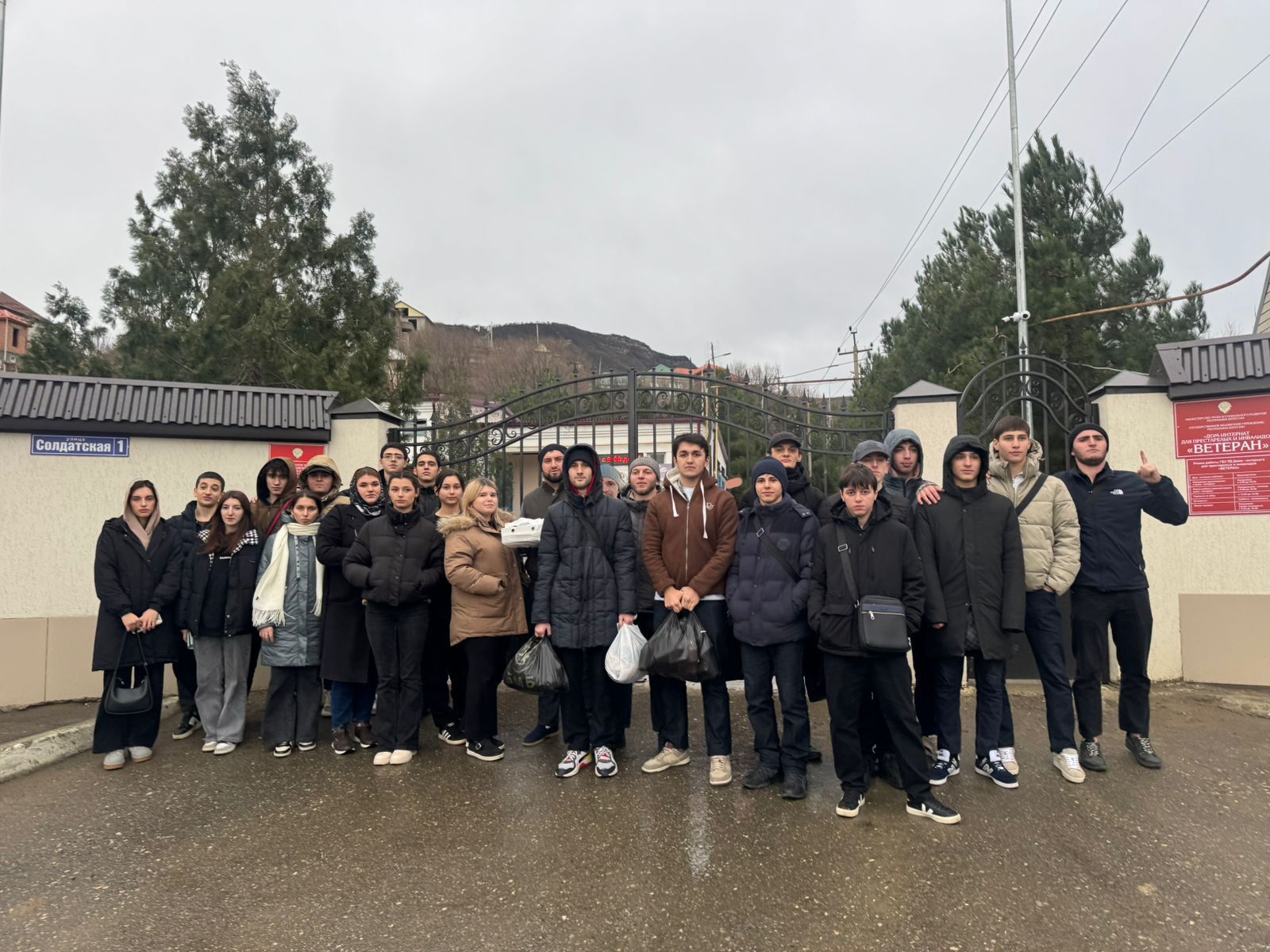 Студенты Автодора посетили дом-интернат для престарелых и инвалидов «Ветеран»