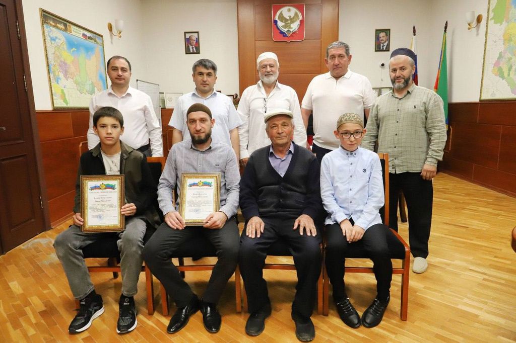 Глава Табасаранского района встретился с родителями победителей конкурса чтецов Корана