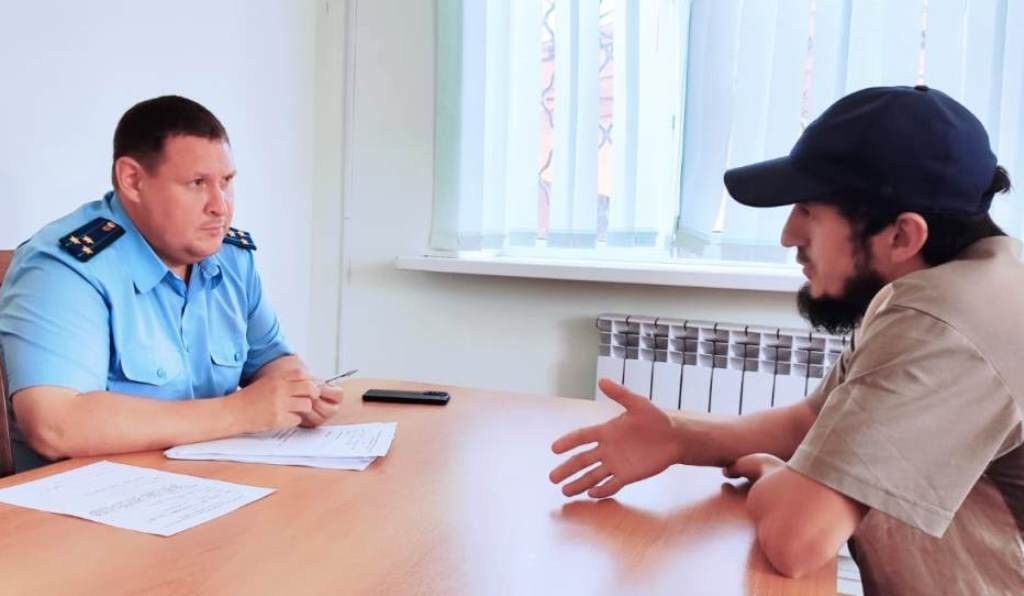 Махачкалинский межрайонный природоохранный прокурор провел прием граждан в Гунибском районе