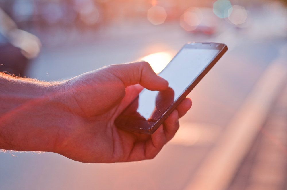 Россияне массово жалуются на сбои в работе мобильных приложений банков