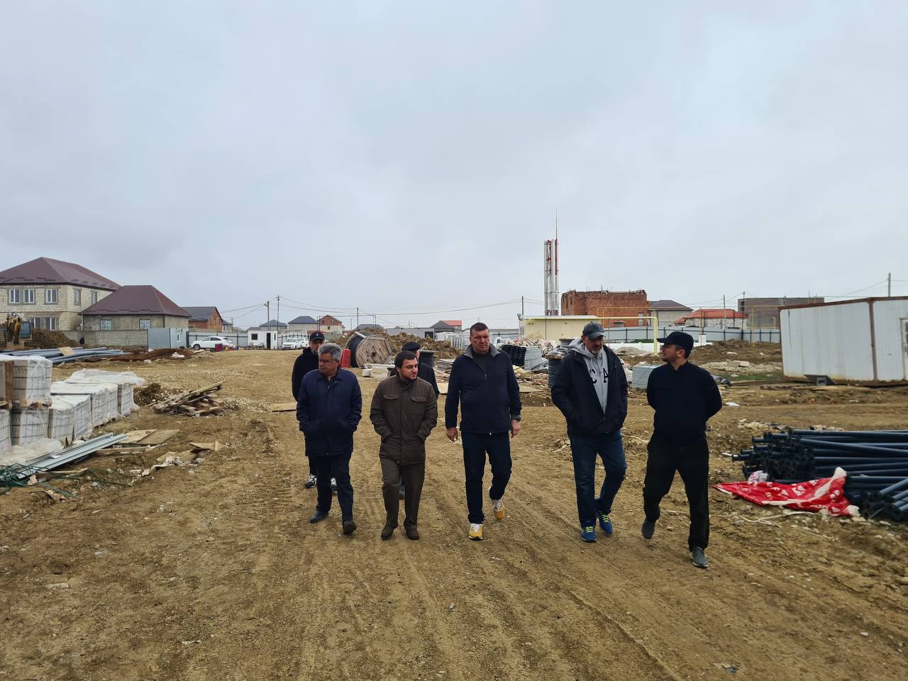 Правительственная комиссия оценила темпы строительства трех новых школ в Махачкале