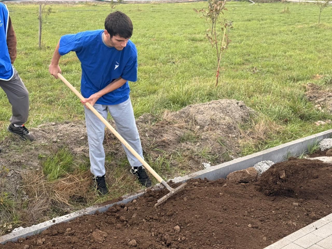 Реконструкция «Сада памяти» проводится в Кизлярском районе