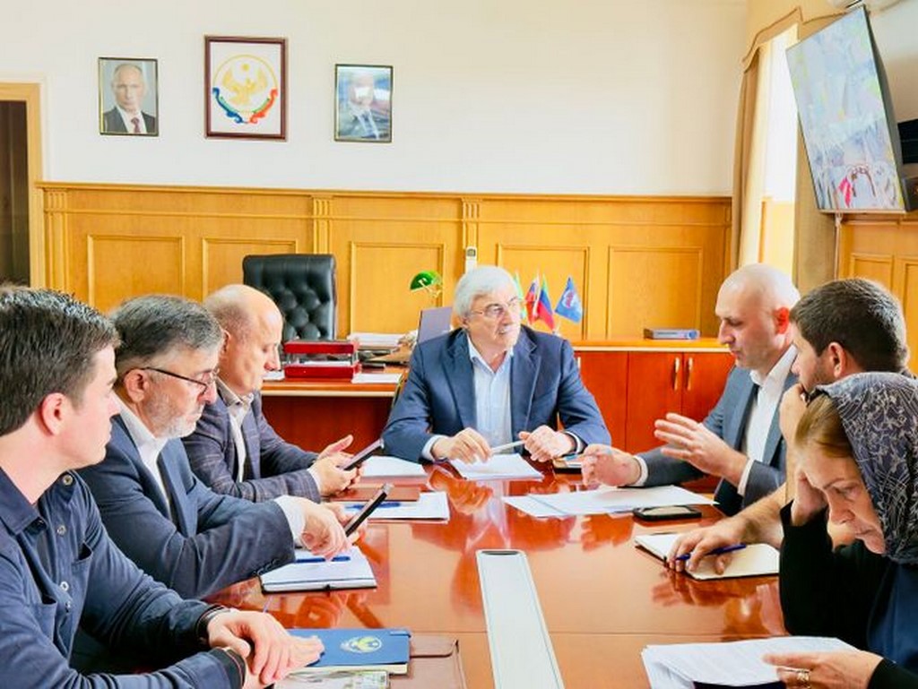 В Новолакском районе обсудили вопросы развития муниципалитета