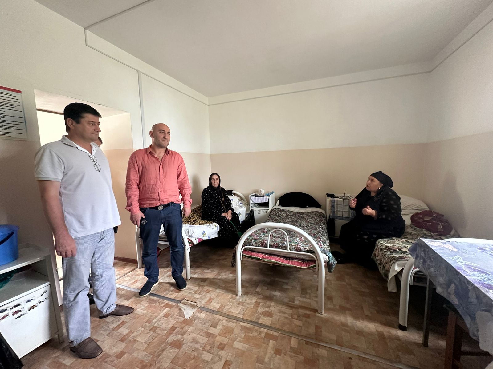 Глава Тляратинского района посетил участковую больницу в селе Дахадаеве