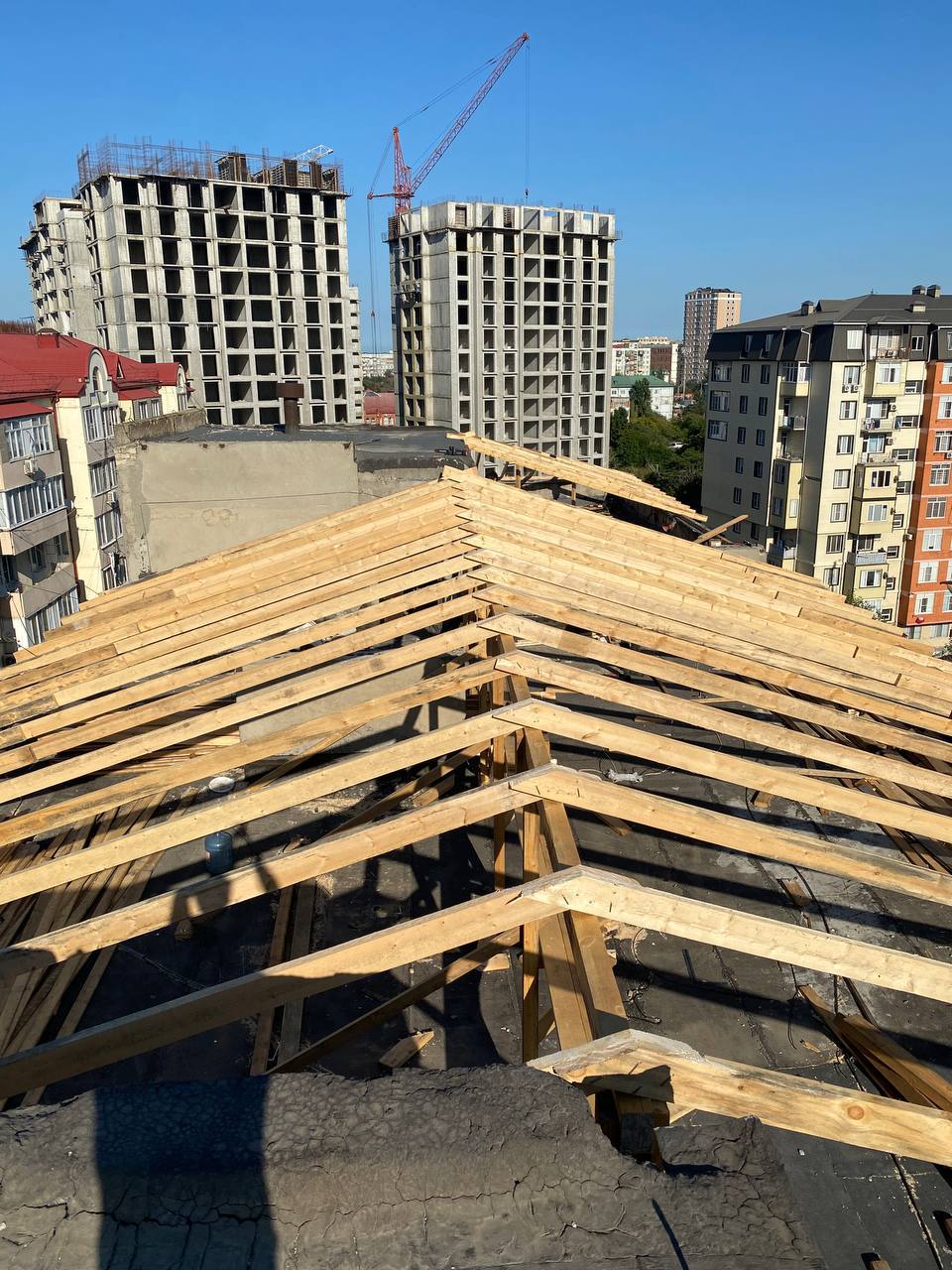 Еще более 20 многоэтажек Махачкалы готовят к сдаче после капитального ремонта