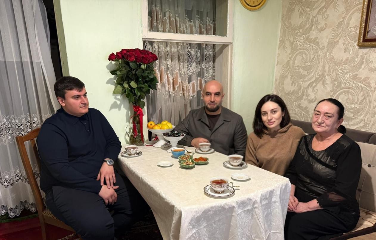 Министр природных ресурсов и экологии РД Ратмир Расулов навестил маму участника СВО