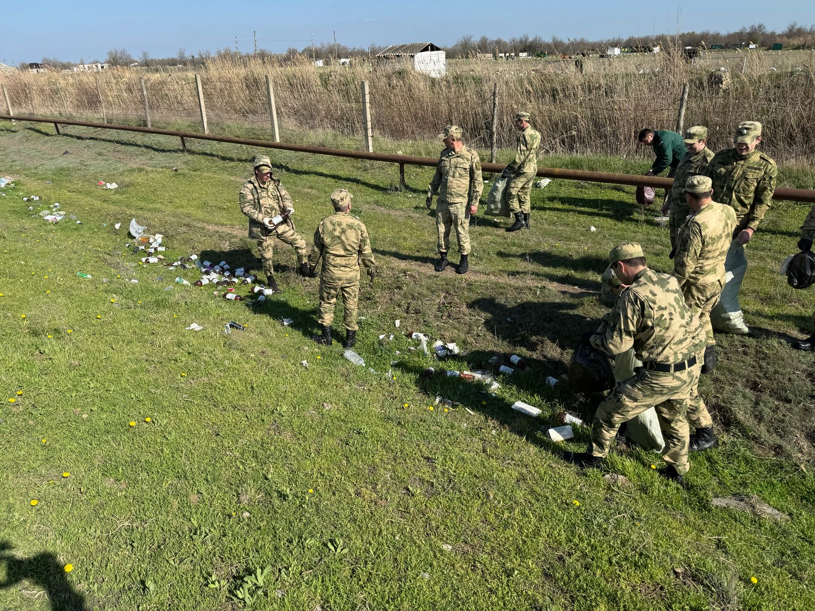 Субботник по санитарной очистке и благоустройству территорий прошел в Кизлярском районе
