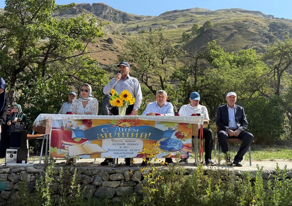 Торжественные линейки ко Дню знаний прошли в школах Ахвахского района