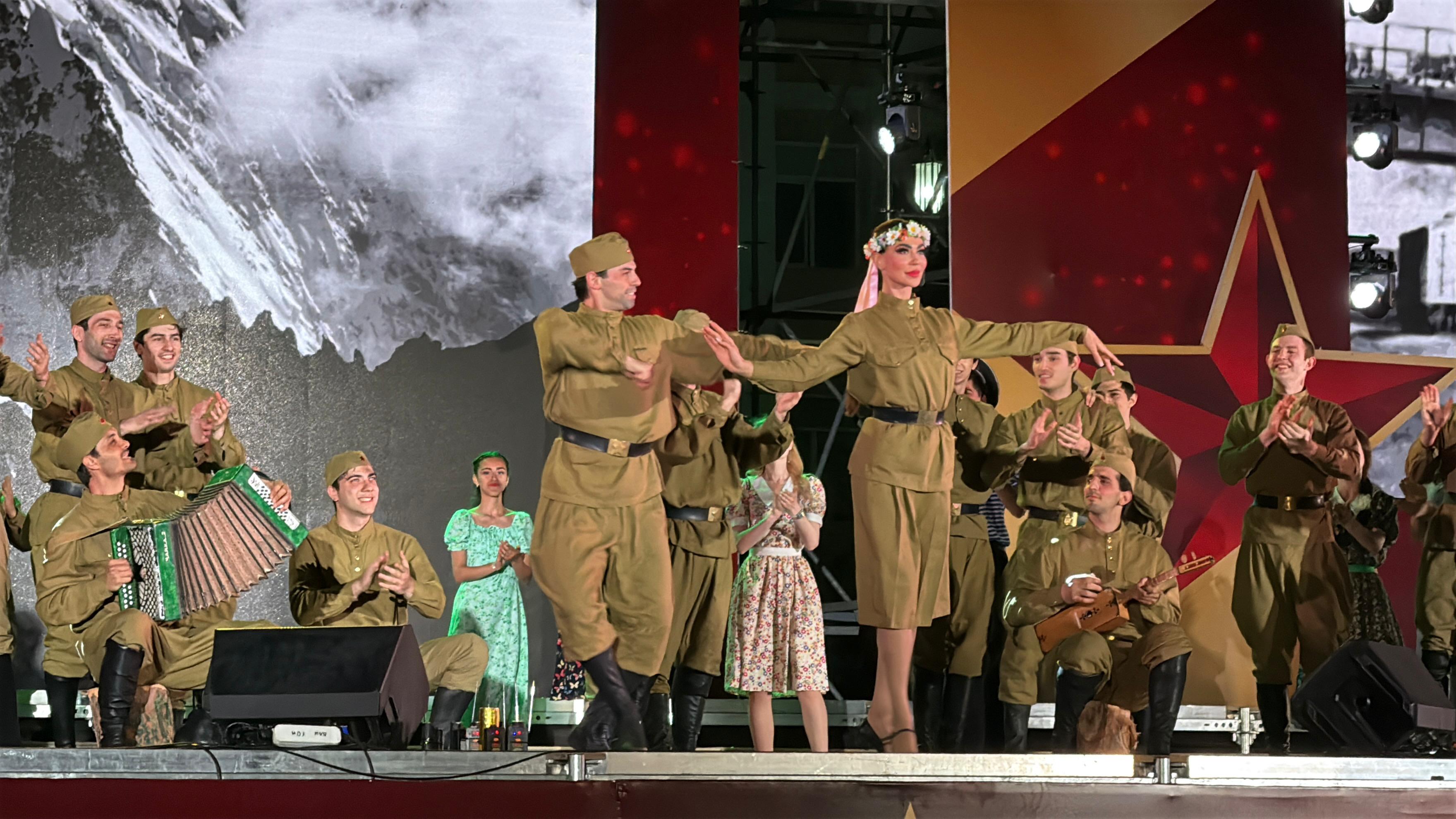 В Махачкале прошел праздничный юбилейный концерт 80-летия Дня Победы