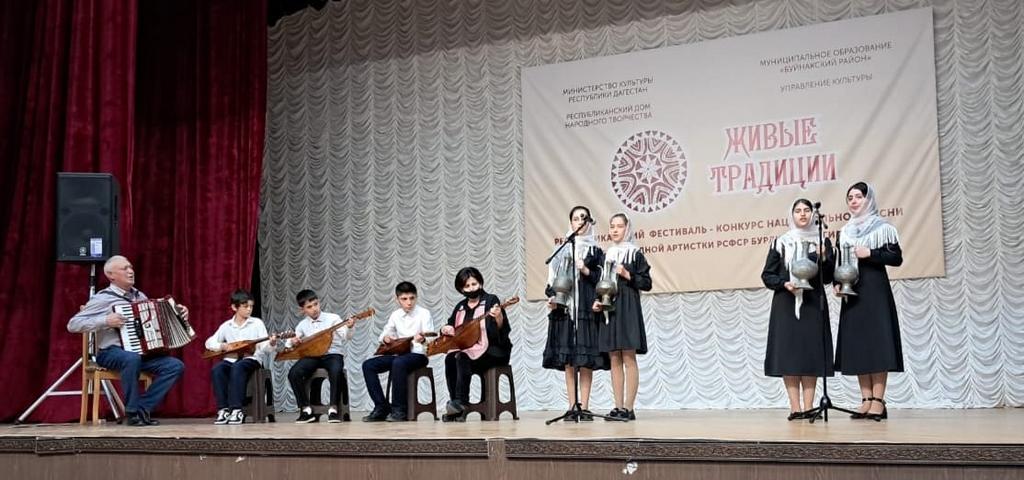 Республиканский фестиваль-конкурс национальной песни «Живые традиции» продолжается