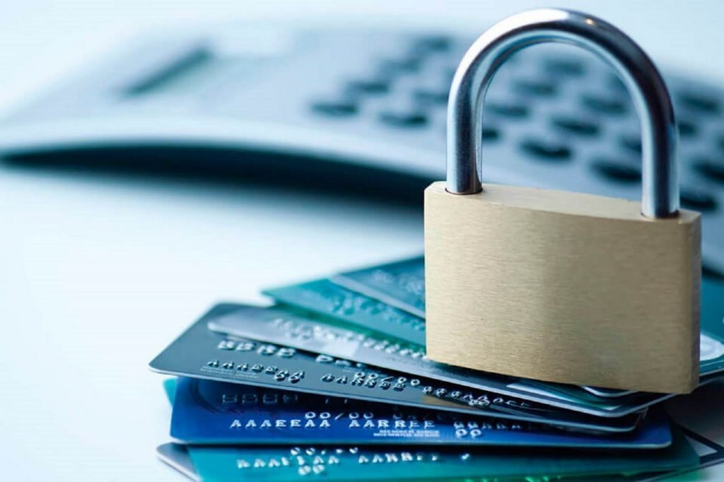 Бизнесу Дагестана подсказали, как избежать блокировки счетов за частые переводы денег