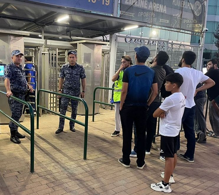 Росгвардейцы обеспечили правопорядок на футбольном матче Российской премьер-лиги в Каспийске