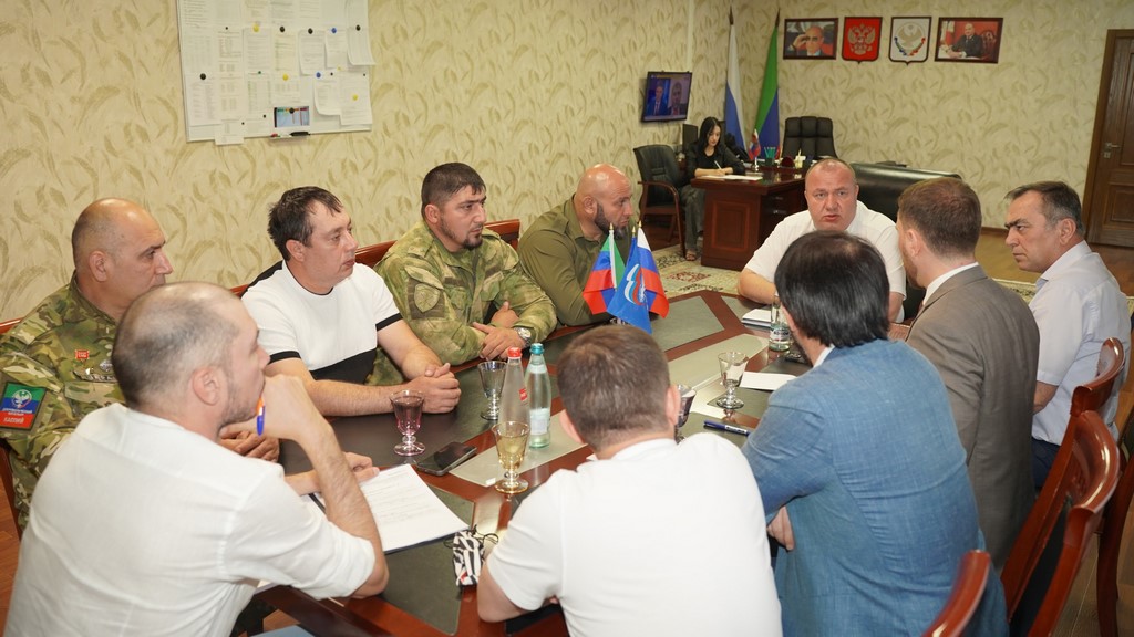 Руководитель Агентства по предпринимательству и инвестициям РД провел прием граждан в Хасавюртовском районе