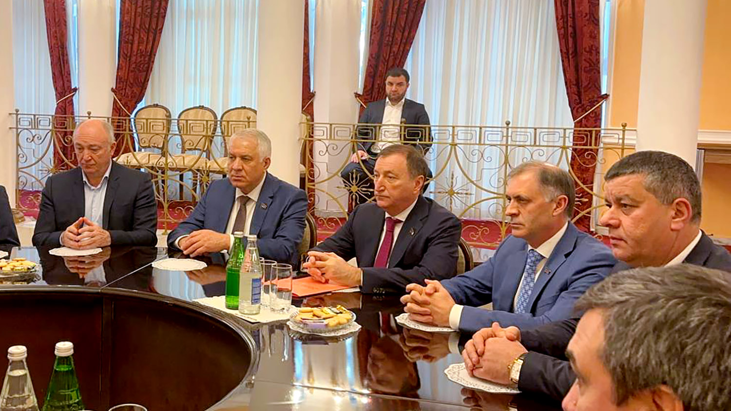 Заур Аскендеров встретился с Полномочным послом России в Азербайджане