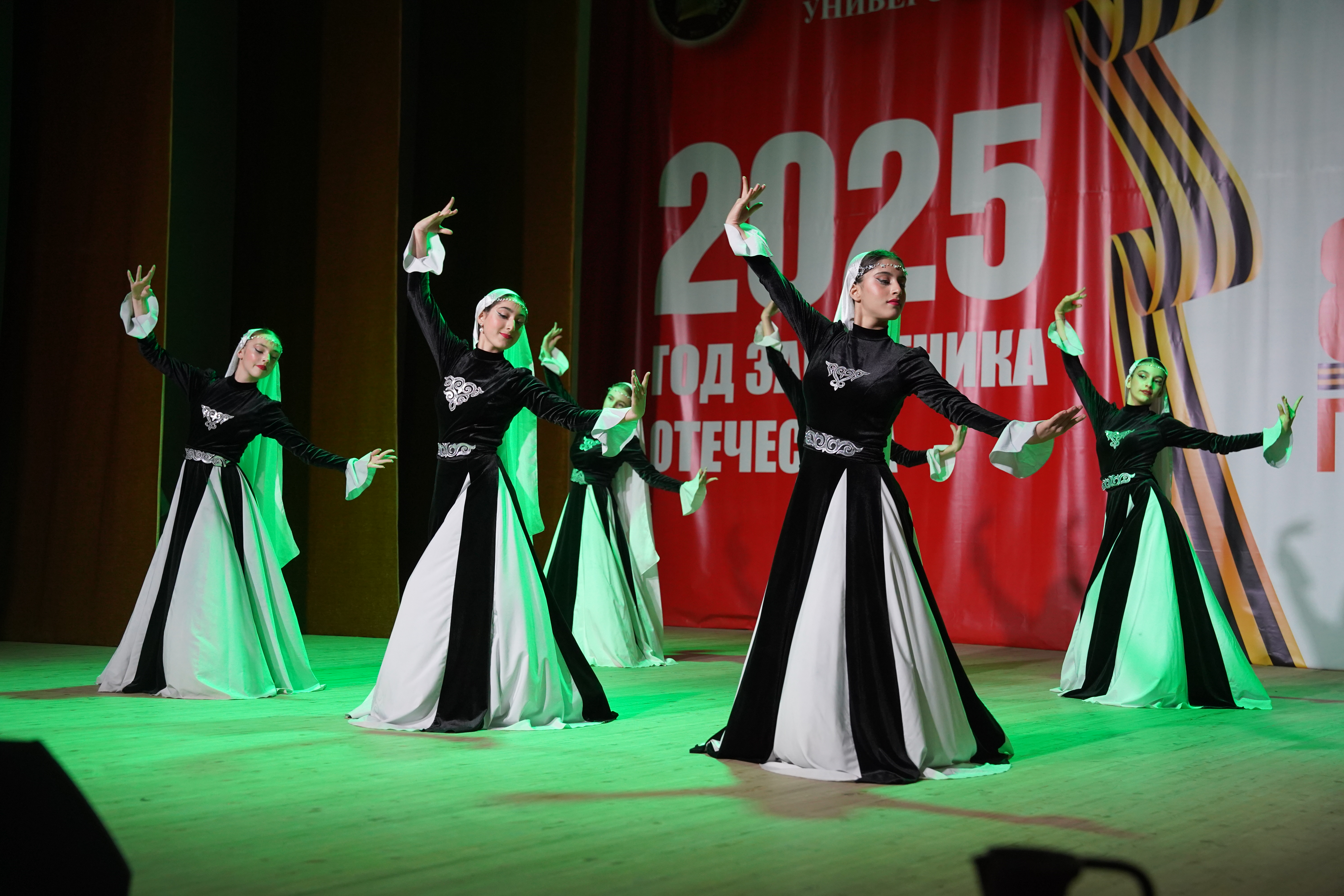 В ДГУ прошел хореографический конкурс «В ритме танца»