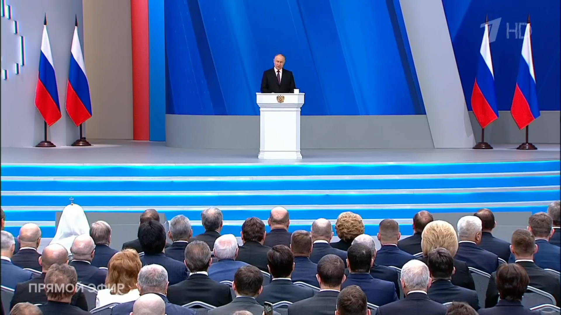 Путин: «Большая, многодетная семья должна стать нормой»