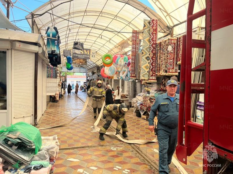 Пожарно-тактические учения прошли на рынке «Дагпотребсоюз» в Избербаше