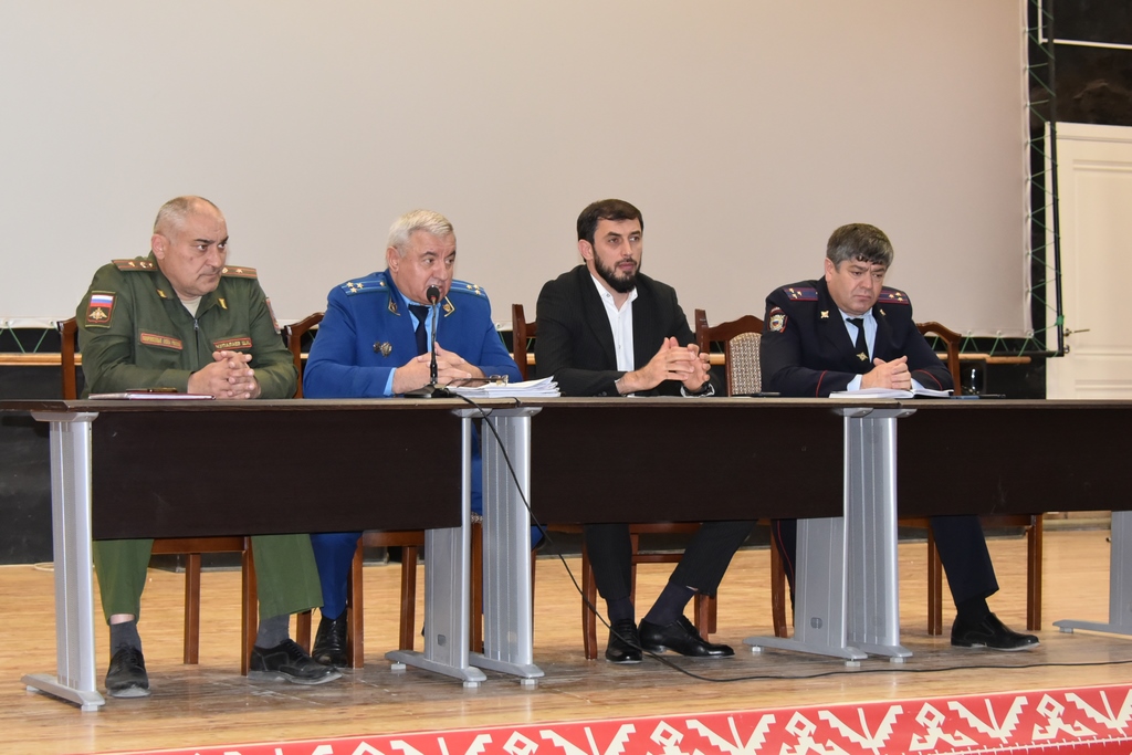 Вопросы осеннего призыва обсудили в Акушинском районе