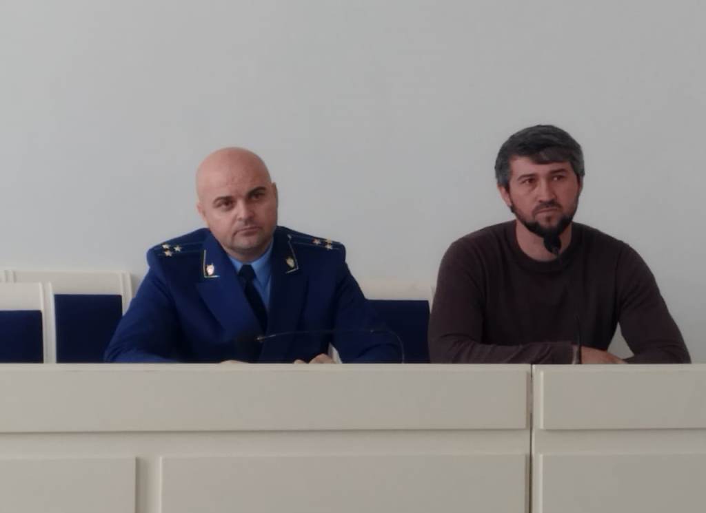 Встреча межрайонного прокурора с главами сёл прошла в Гунибском районе