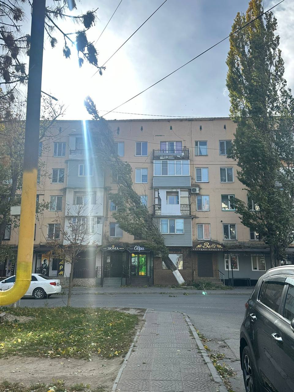 Специалисты «Дагэнерго» восстанавливают электроснабжение потребителей после ураганного ветра