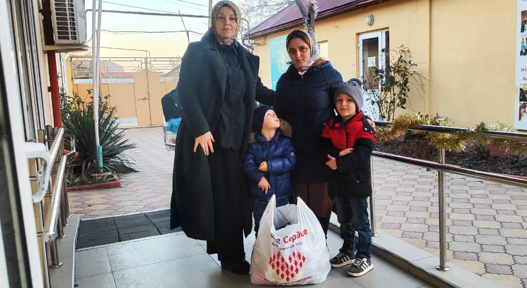 Кизилюртовский реабилитационный центр продолжает дарить новогодние подарки детям