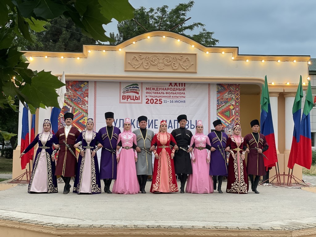 Город Кизилюрт встретил гостей из Южной Осетии