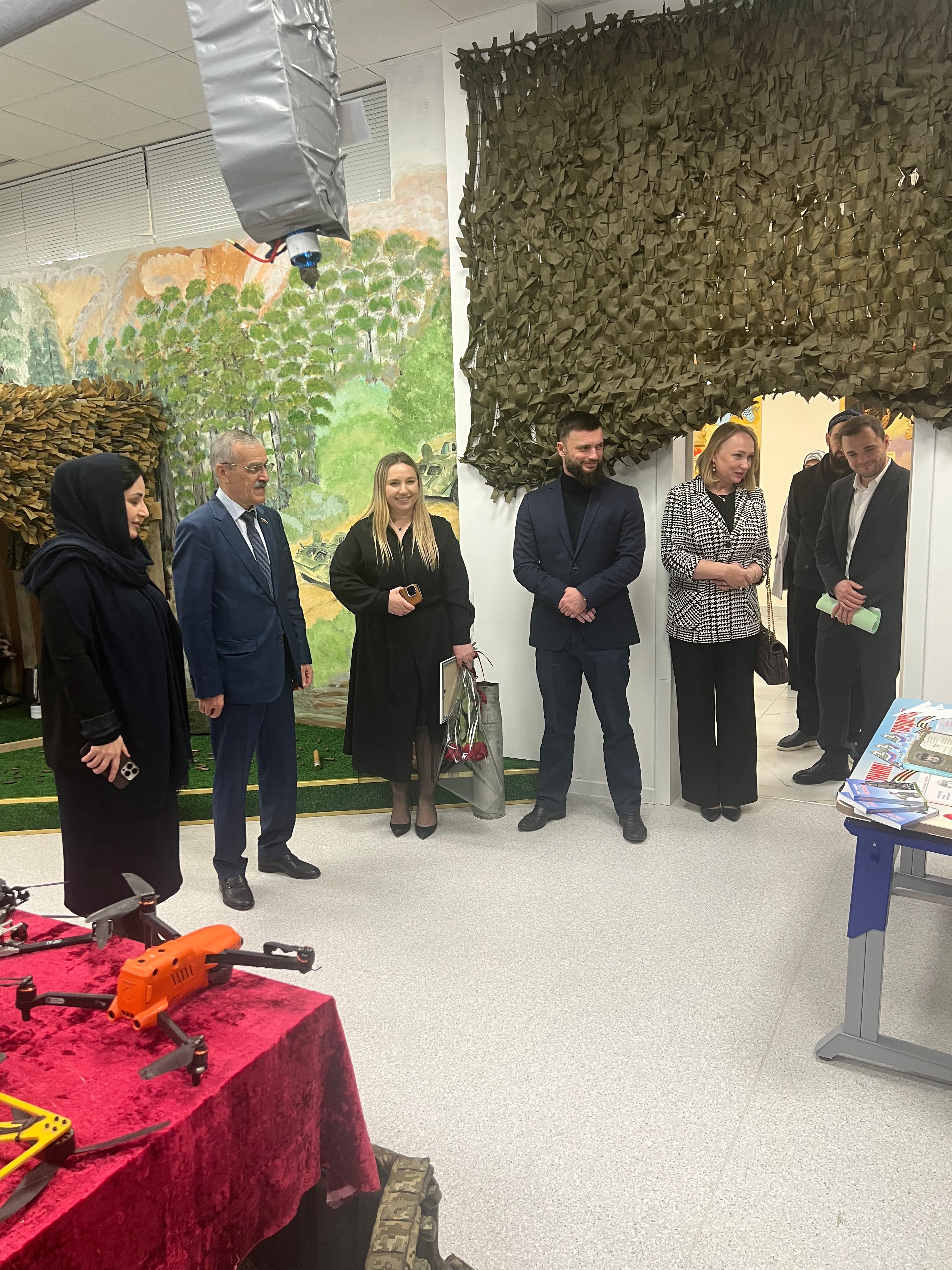 Депутат Госдумы РФ Нурбаганд Нурбагандов посетил в махачкалинскую школу имени героя СВО