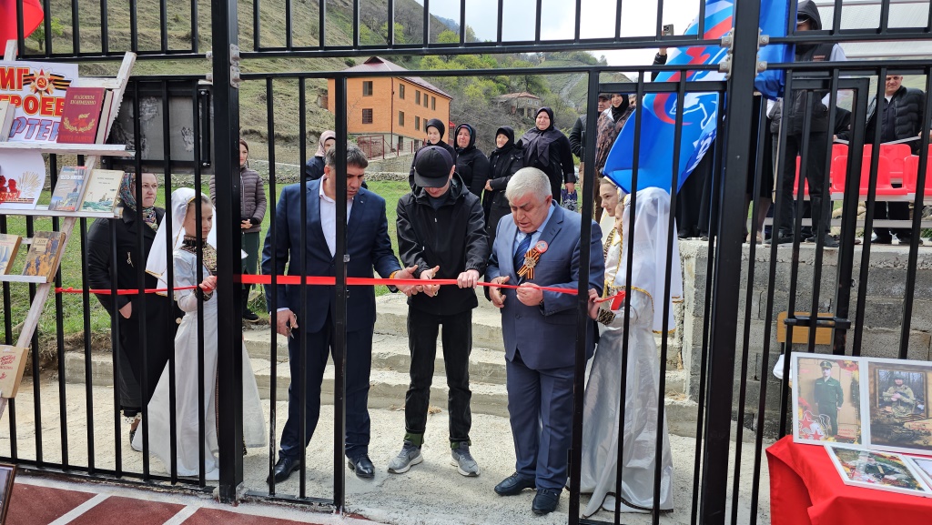 «Умная» спортивная площадка в Ахвахском районе будет носить имя участника СВО