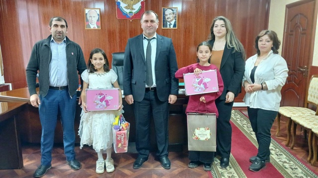 Глава Хивского района исполнил желания детей в рамках «Ёлки желаний»