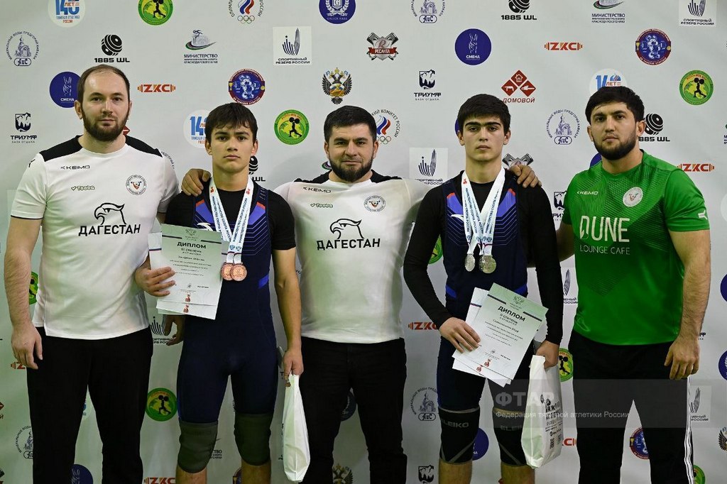 Тяжелоатлеты Дагестана выиграли две медали на Первенстве России