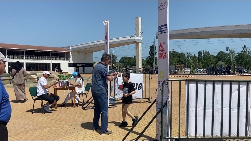 В Каспийске прошли соревнования по триатлону среди детей