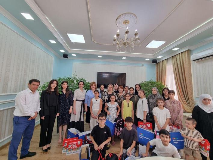 Депутаты Махачкалы присоединились к акции «Собери ребенка в школу»