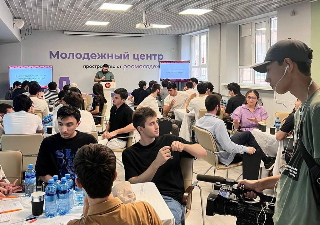 «Dagmol. Диалог Столиц»: форум объединил дагестанскую молодежь из Москвы и регионов