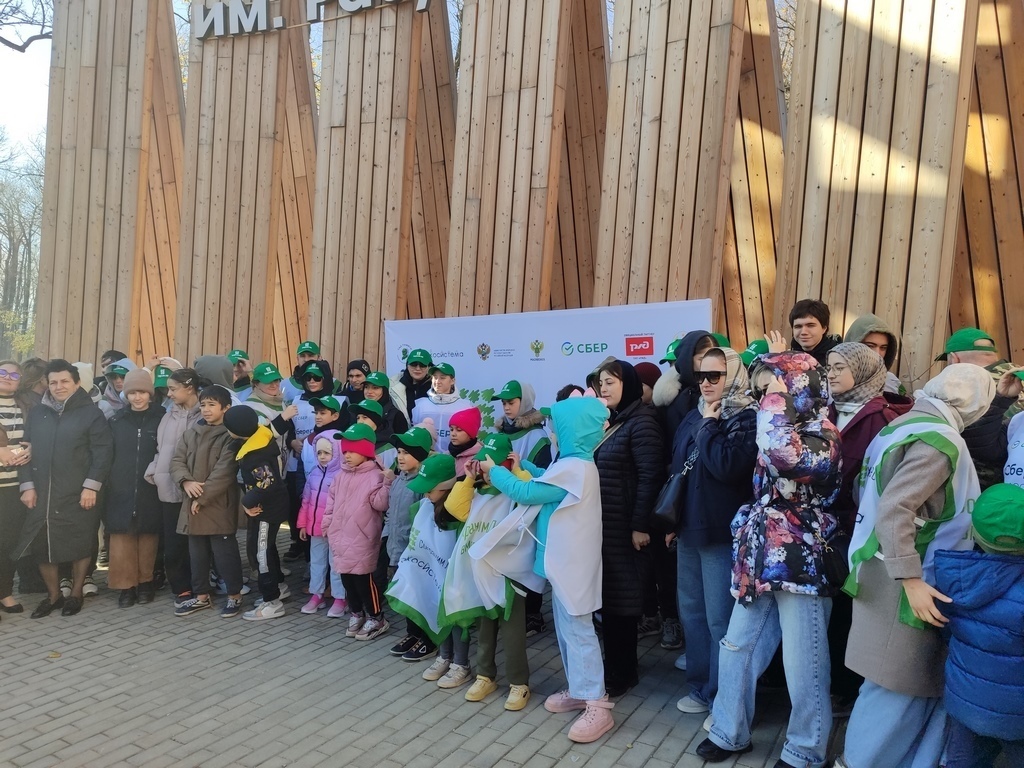 В Дагестане высадили более 25 тысяч деревьев в преддверии Дня матери