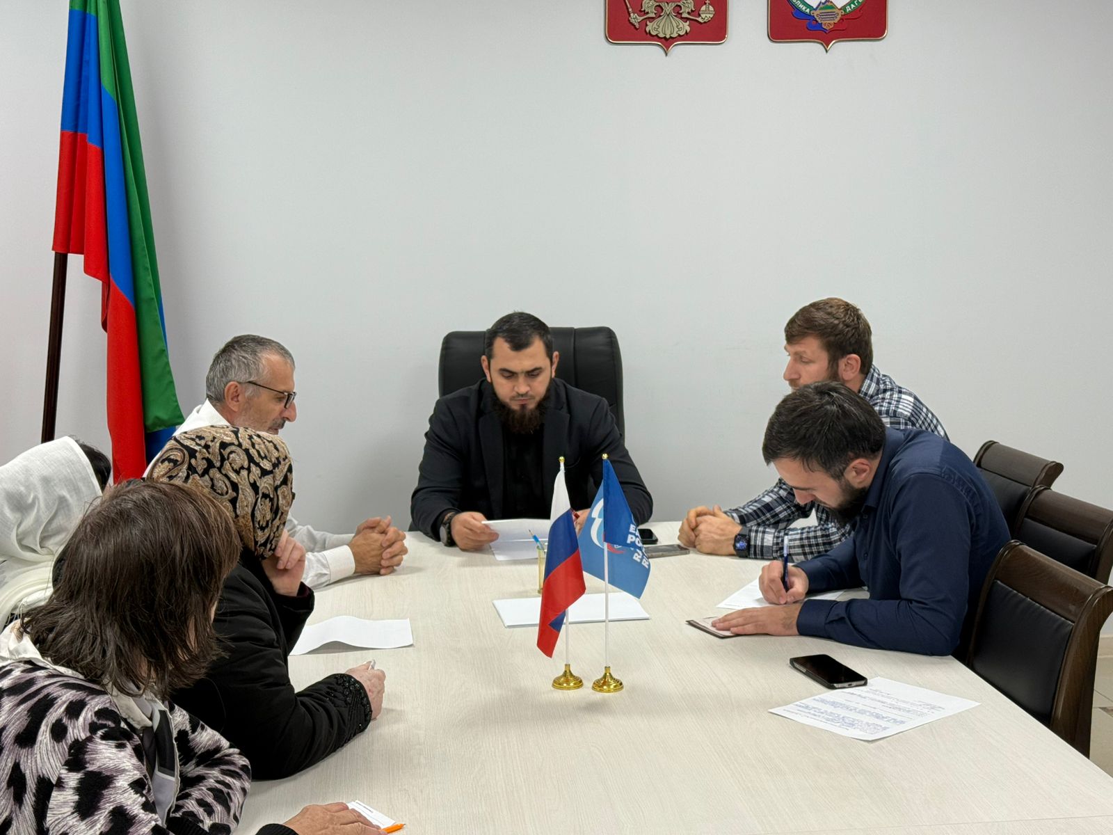 В приемной «Единой России» в Каспийске рассмотрели обращения жителей города