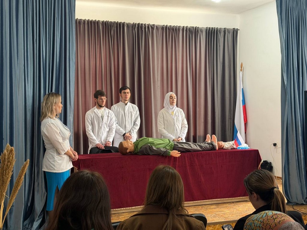 В Хасавюрте у учащихся образовательных учреждений развивают навыки оказания первой помощи