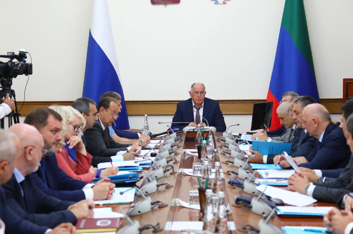 Сохранение традиционных духовно-нравственных ценностей обсудили в Правительстве Дагестана