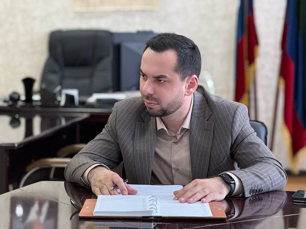 Глава Южно‑Сухокумска оказал поддержку детям‑сиротам Центра «Добрые руки»