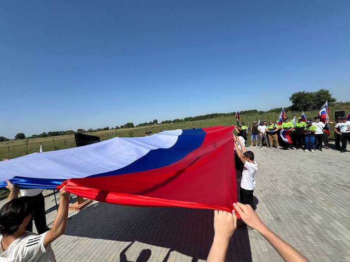 Велопробег ко Дню Государственного флага России прошел в Кизлярском районе