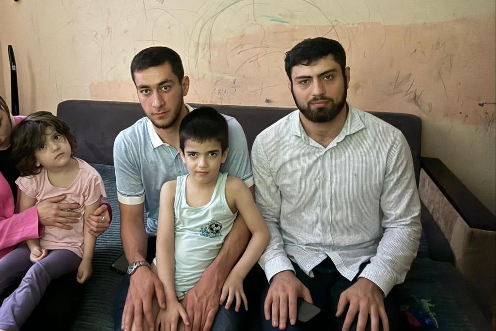 Молодые парламентарии Дагестана посетили многодетные семьи в День защиты детей