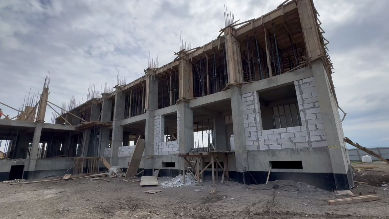 Минстрой Дагестана оценил ход строительства новых школ в Хасавюртовском районе