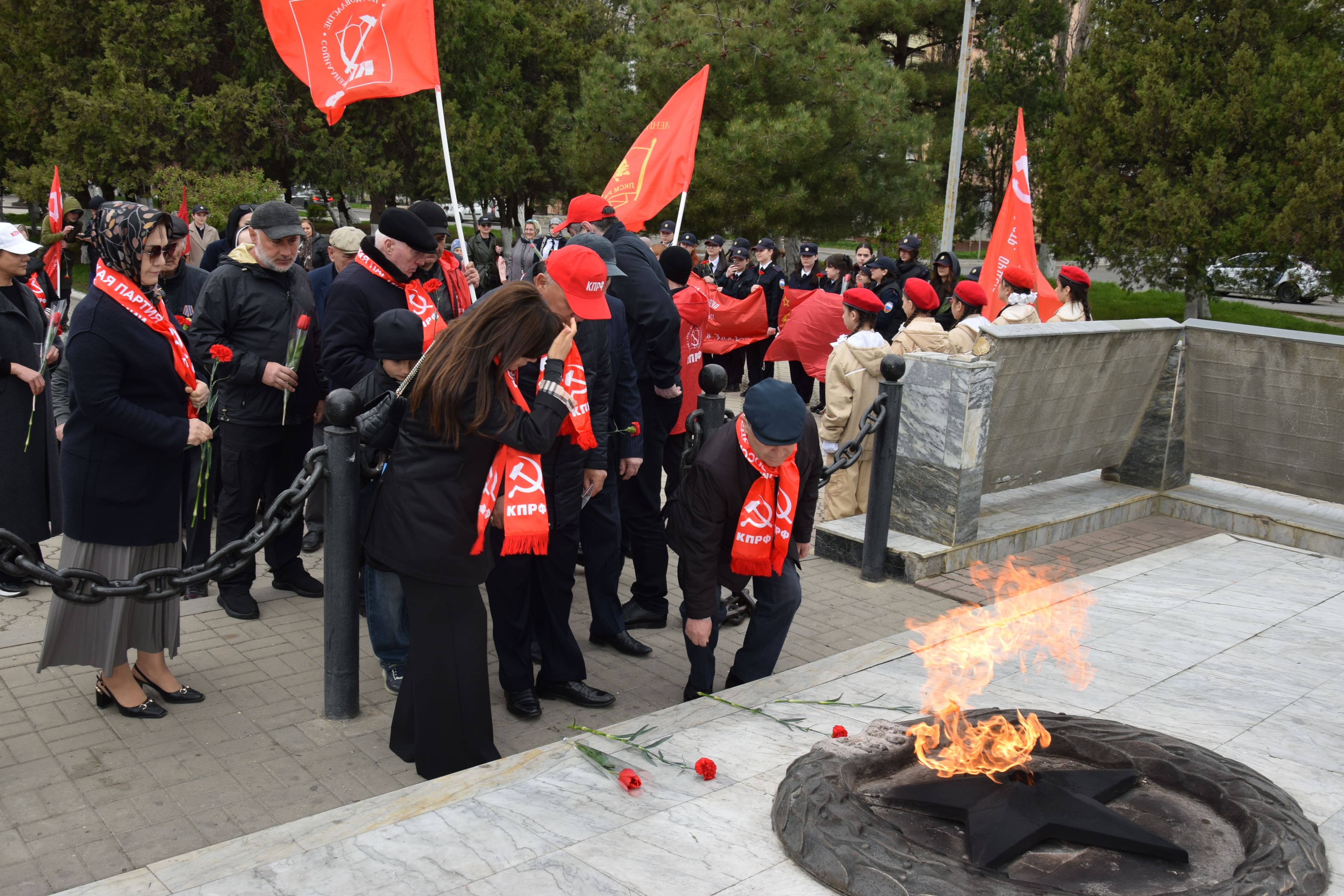Автопробег КПРФ в честь Дня космонавтики состоялся в Дагестане