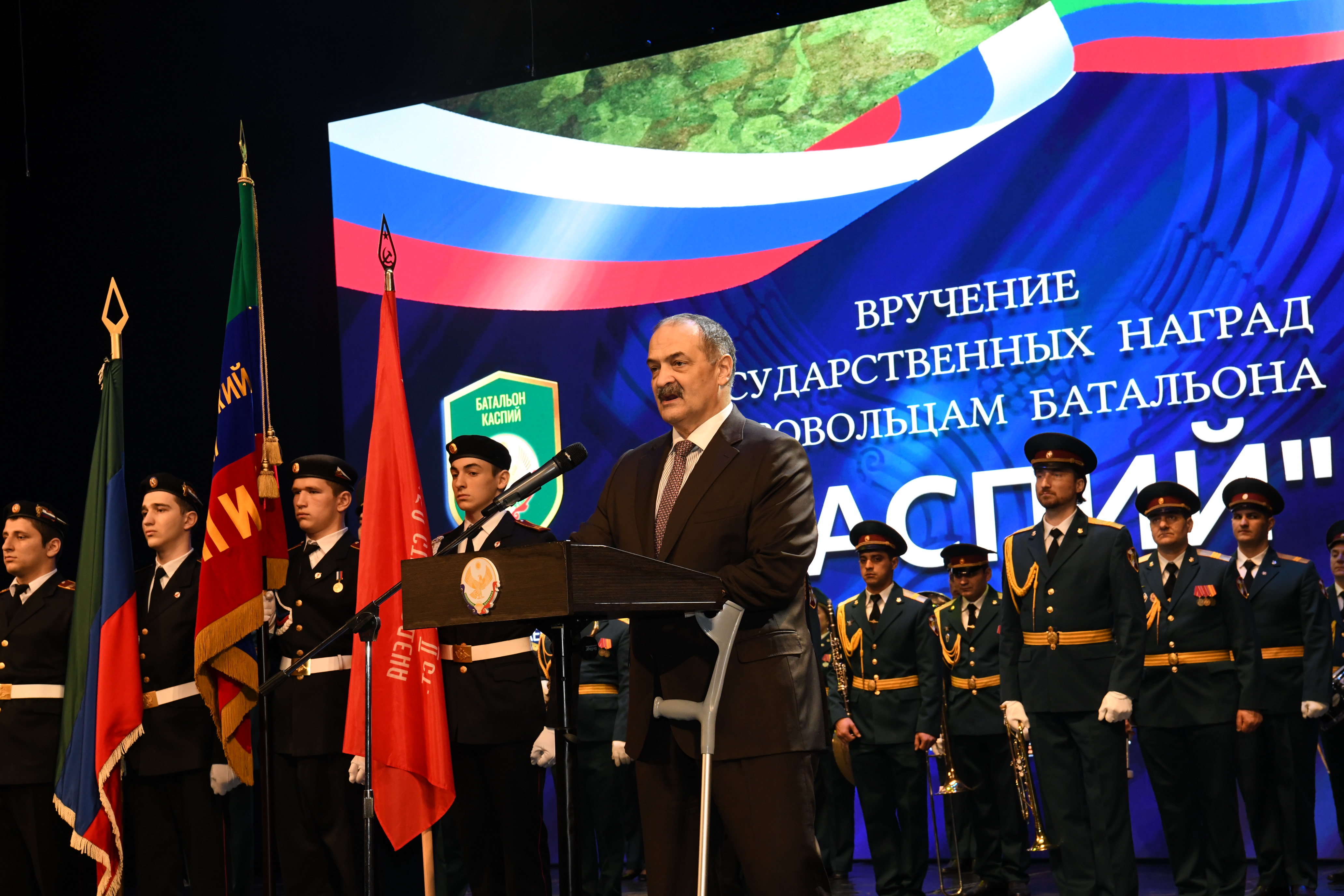 Сергей Меликов вручил добровольцам батальона «Каспий» государственные награды