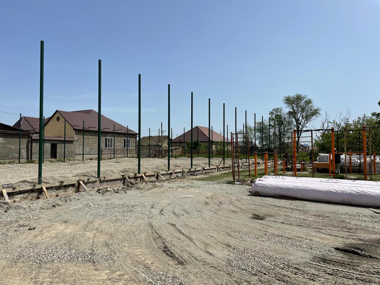 Единороссы проверили ход строительства соцобъектов в Бабаюртовском районе