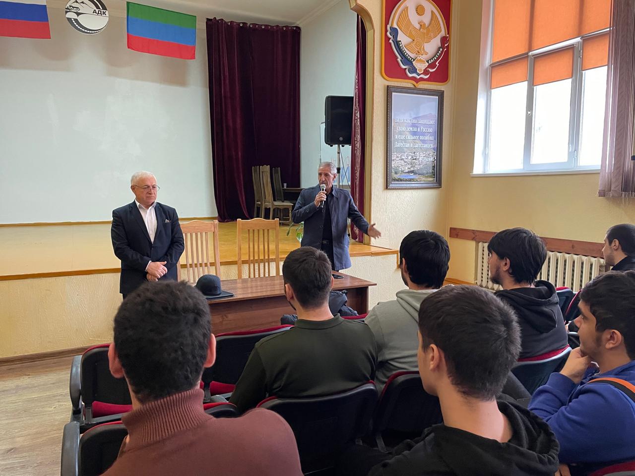 Студенты Автомобильно-дорожного колледжа встретились с представителями военкомата