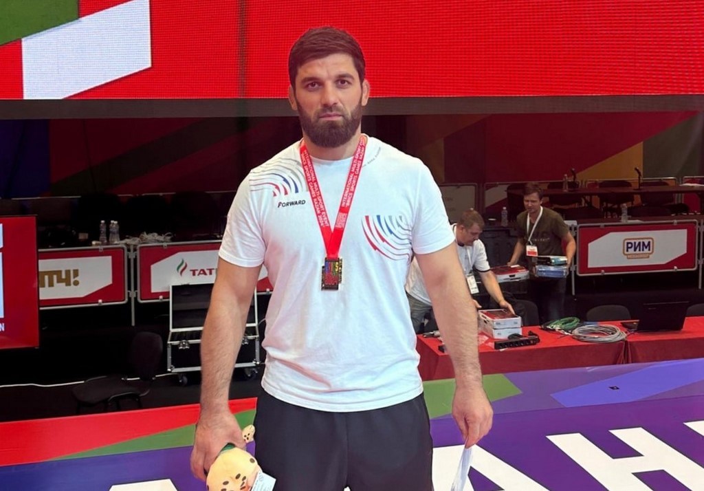 Дагестанец стал призером Чемпионата мира по борьбе на поясах