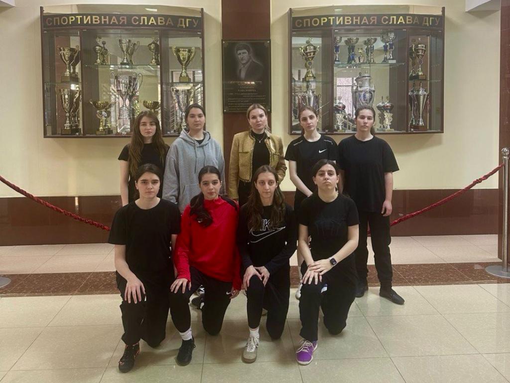 Студентки ДГУ – победительницы футбольного турнира среди вузов