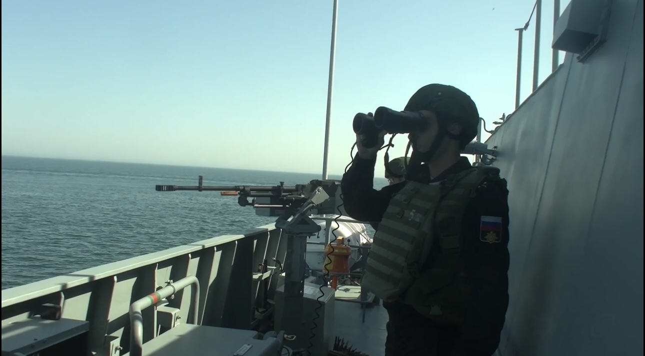 Малый ракетный корабль «Туча» Каспийской флотилии провел учебные стрельбы