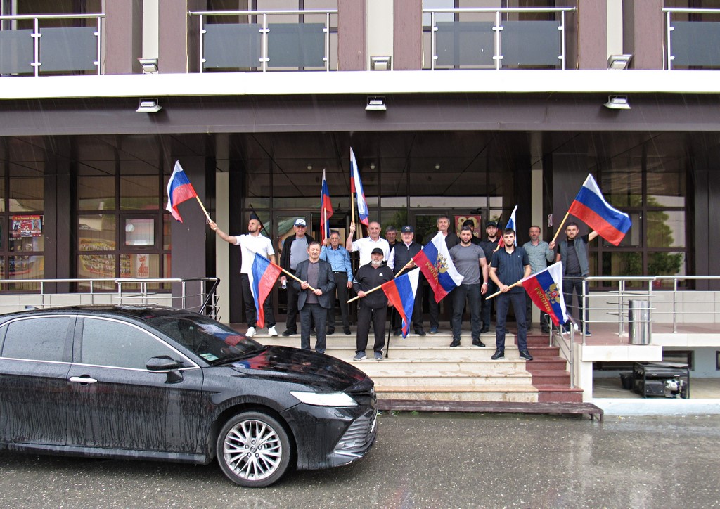 Автопробег ко Дню России прошел в Гумбетовском районе