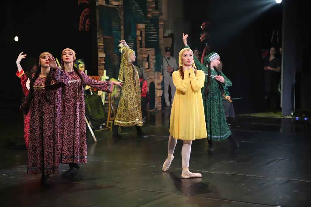 В Дагестане состоялась премьера балета «Снова в горы»